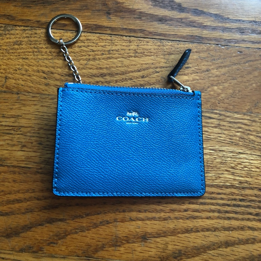 Last call! 🎉 Small Coach change purse